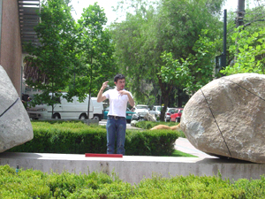 L. González, "Embarque"
